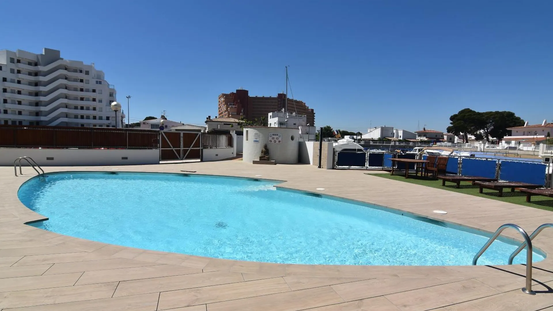 Rnet - Apartments Roses Port Trebol