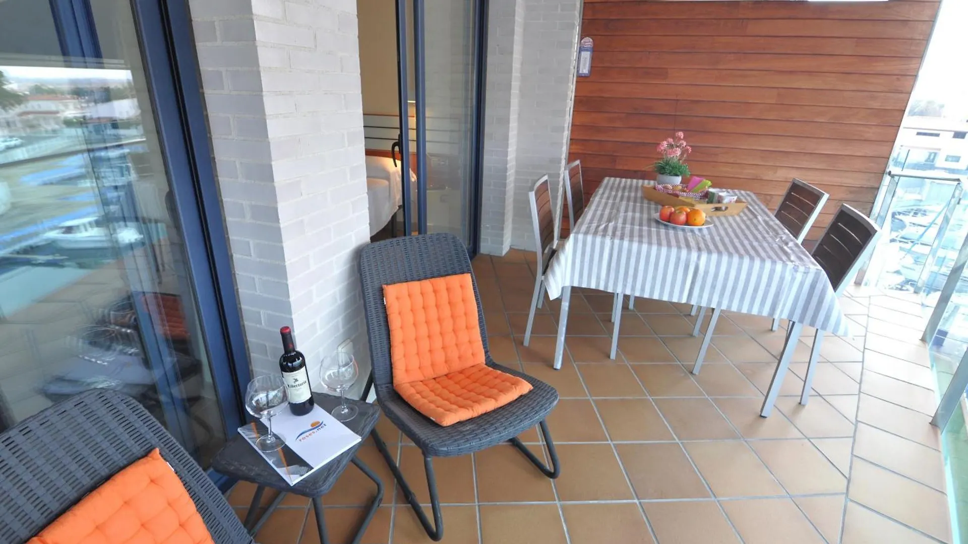Rnet - Apartments Roses Port Trebol