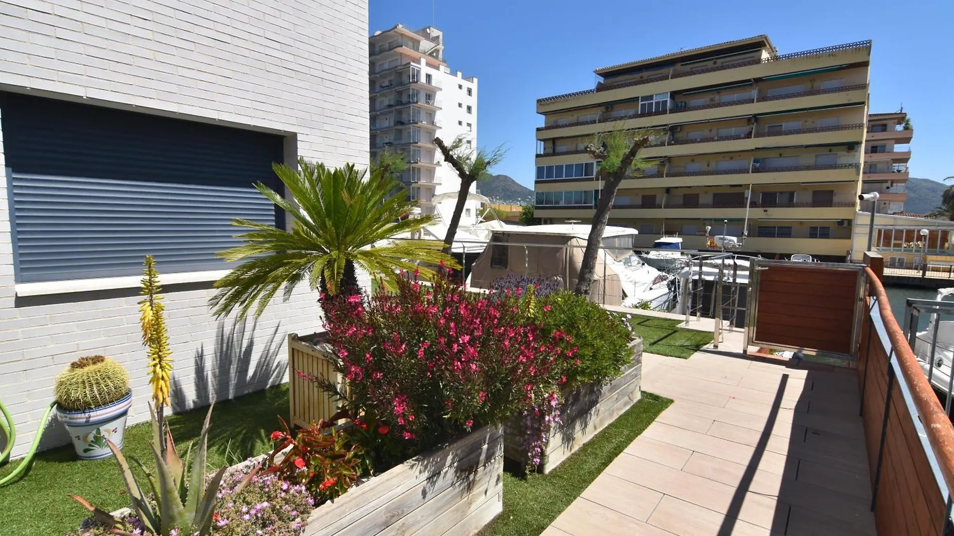 Rnet - Apartments Roses Port Trebol Espagne